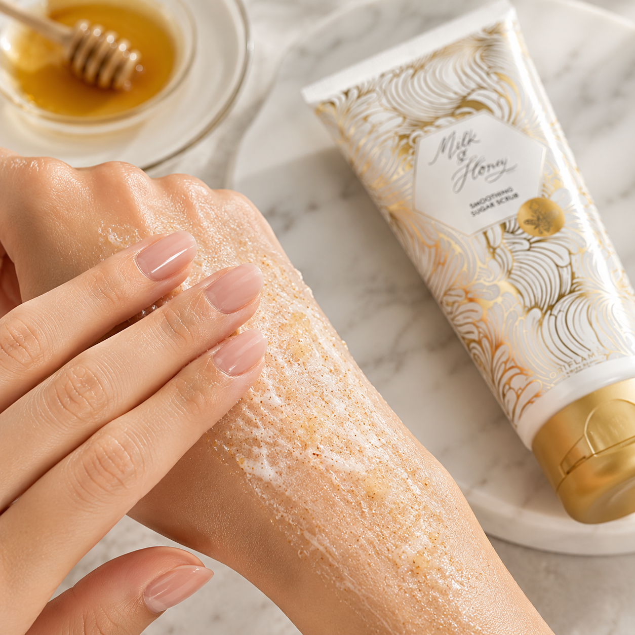 MILK & HONEY GOLD Smoothing Sugar Scrub